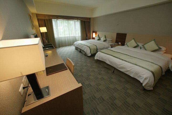 Room 18 of 90