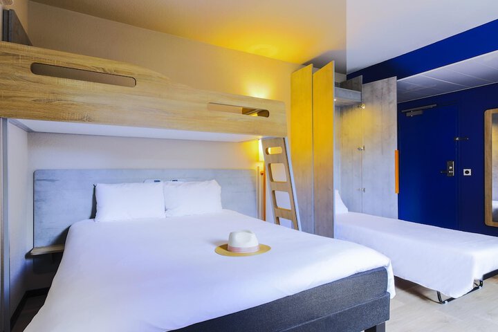 Room 10 of 51
