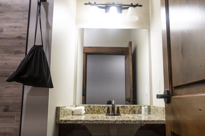Bathroom sink