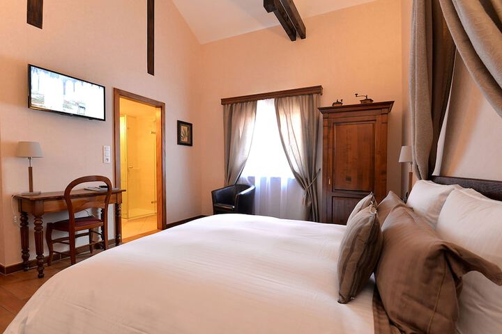 Room 16 of 36