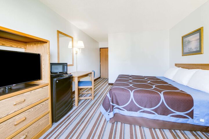 1 King Bed (9 of 13)