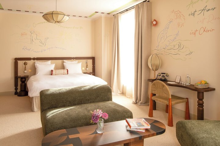 Room 7 of 42