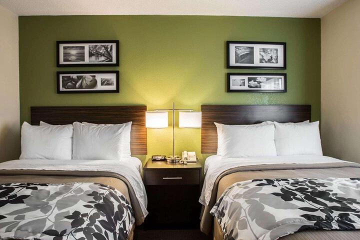 2 Double Beds (4 of 6)