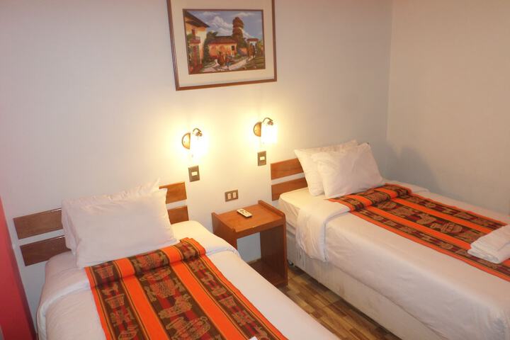 Room 9 of 14