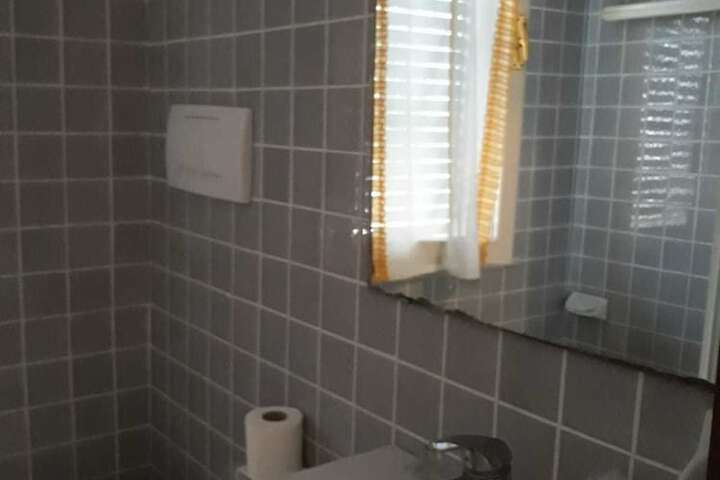 Room 4 of 34