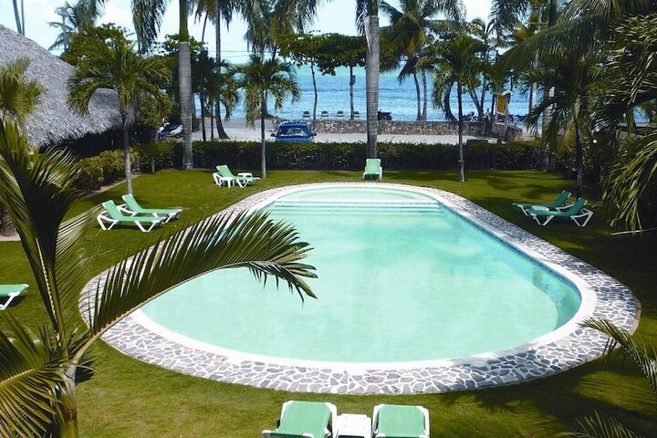 Hotel Pool
