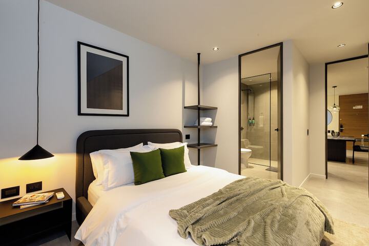 Room 34 of 199
