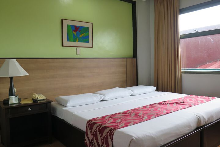 Room 15 of 28