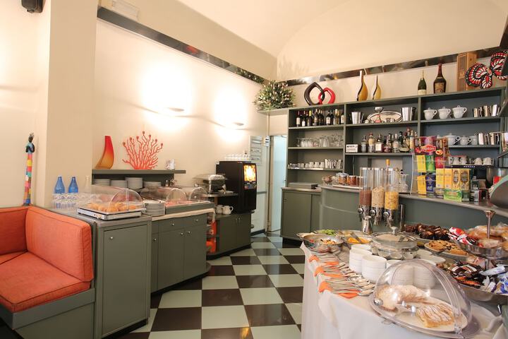 Breakfast/Coffee Service 50 of 65