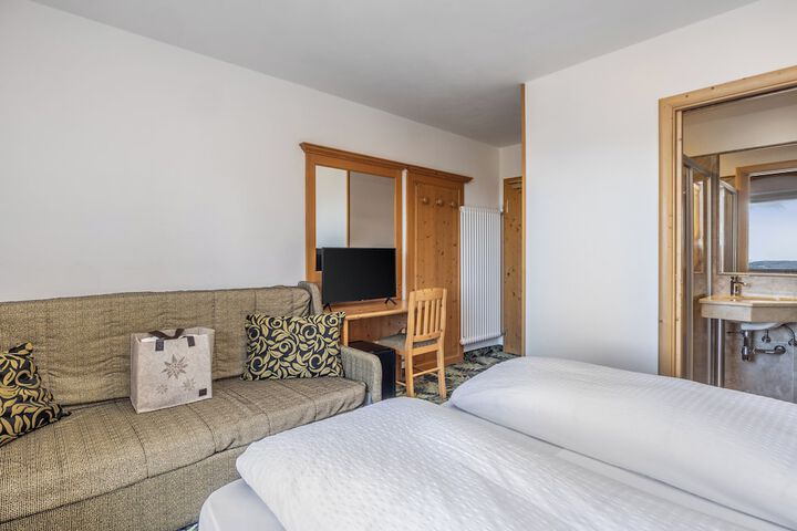 Room 10 of 154