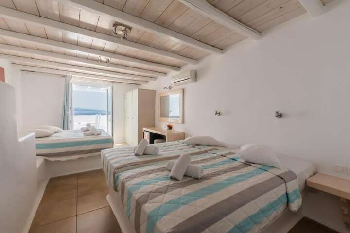 Room 40 of 92