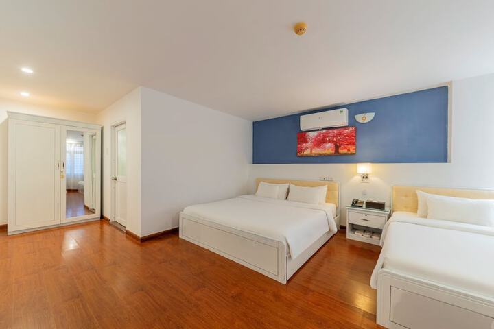 Room 7 of 50