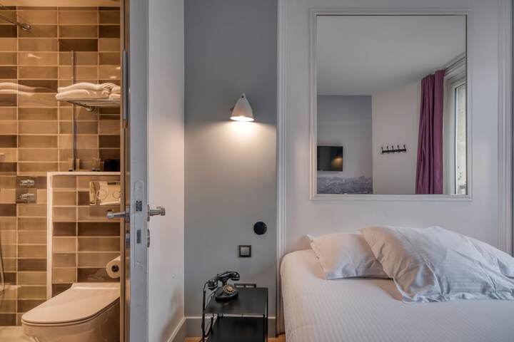 Room 26 of 105