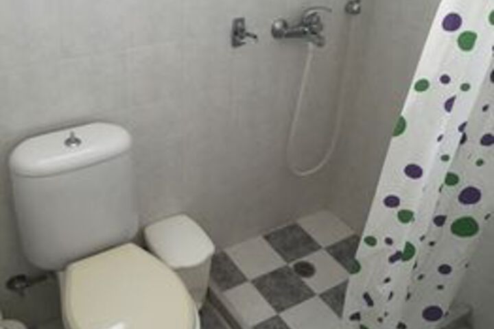 Room 6 of 46