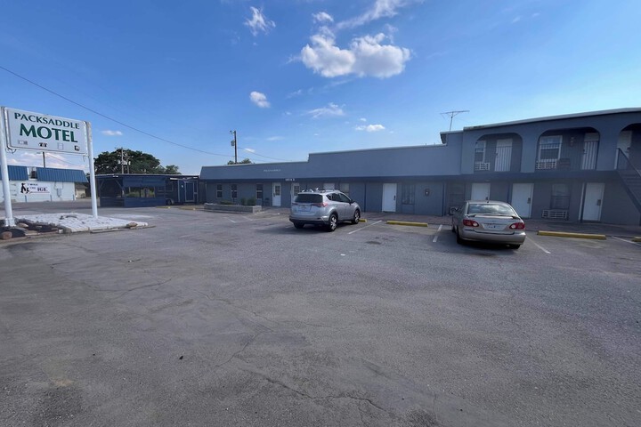 Packsaddle Motel