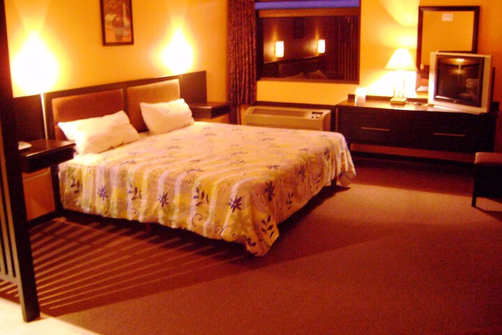 Room 3 of 20