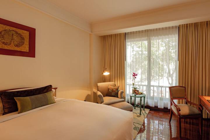 Room 4 of 130