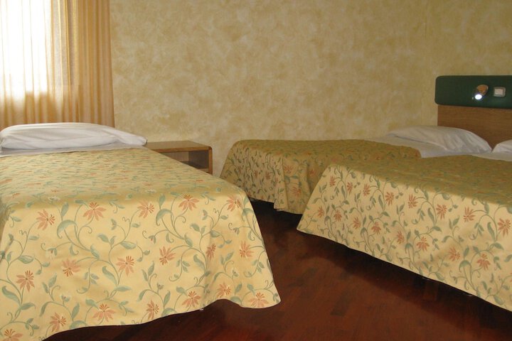 Room 7 of 70