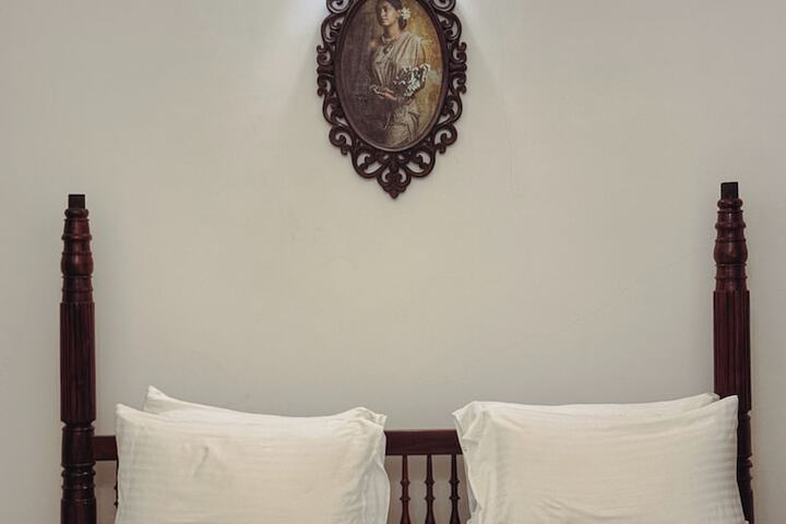 Room 12 of 89