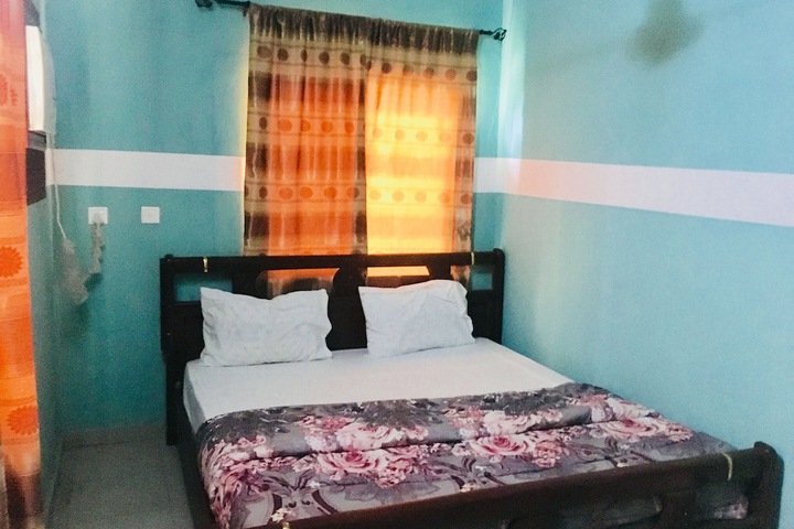 Room 3 of 20