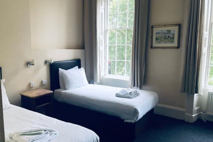 Room 5 of 31