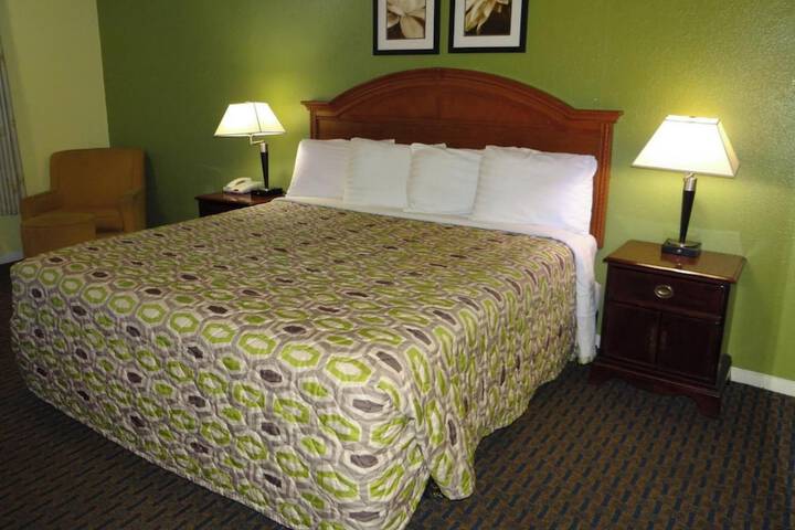 Room 8 of 20