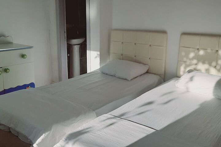 Room 50 of 68