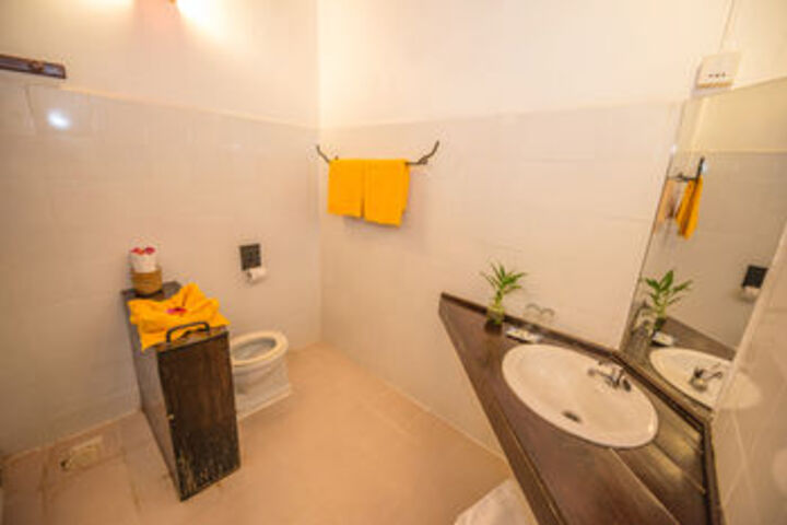 Room 9 of 66