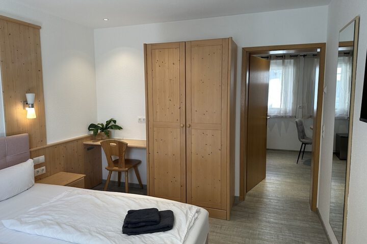 Room 25 of 85