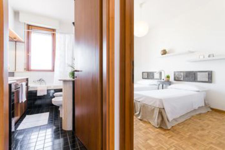 Room 12 of 26