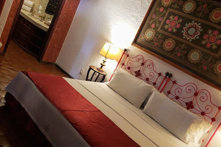Room 16 of 90