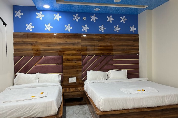 Room 3 of 10