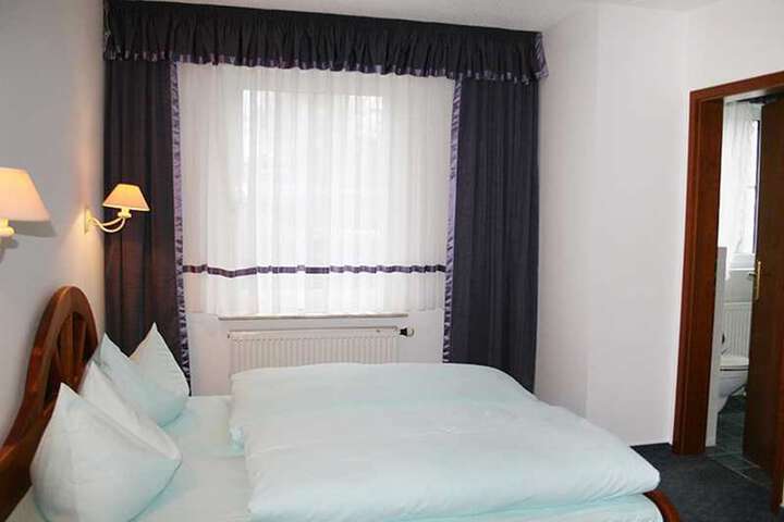 Room 3 of 57