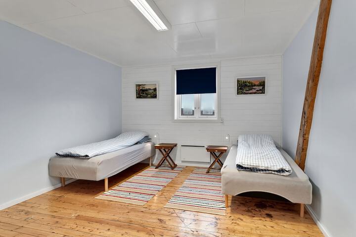 Room 3 of 35
