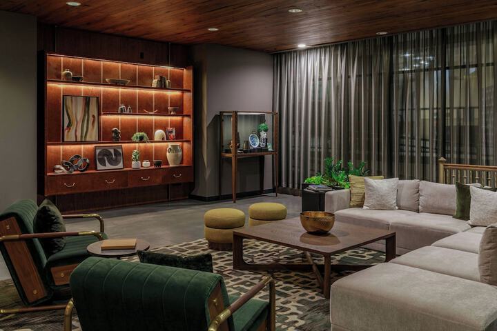 Entrance & Lobby