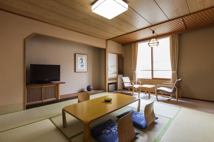 Room 15 of 83