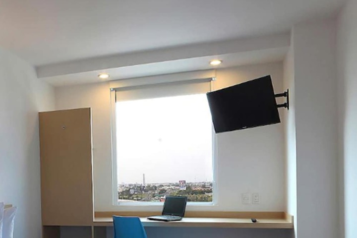 Room 12 of 50