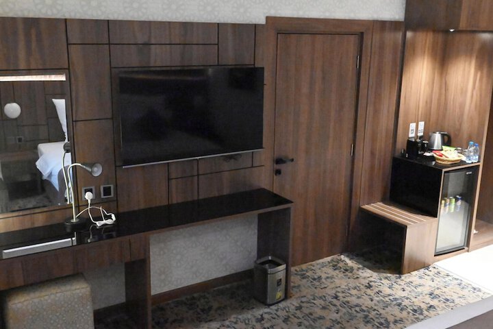 Room 33 of 78