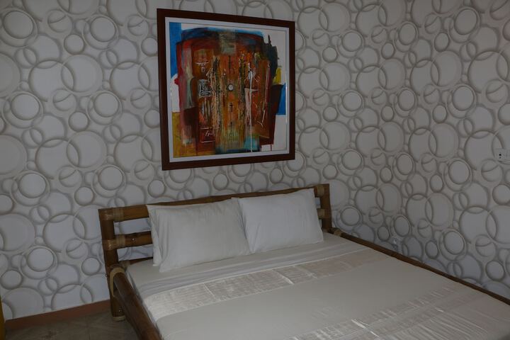 Room 13 of 40