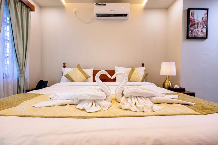 Room 3 of 52