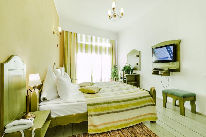 Room 10 of 36