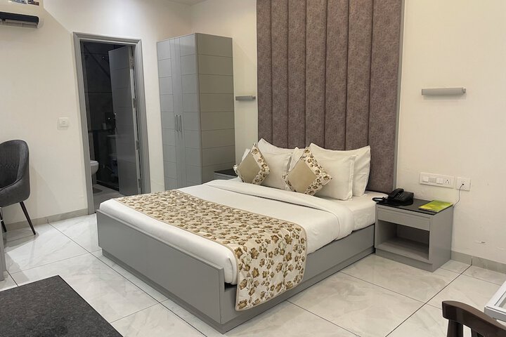 Room 6 of 29