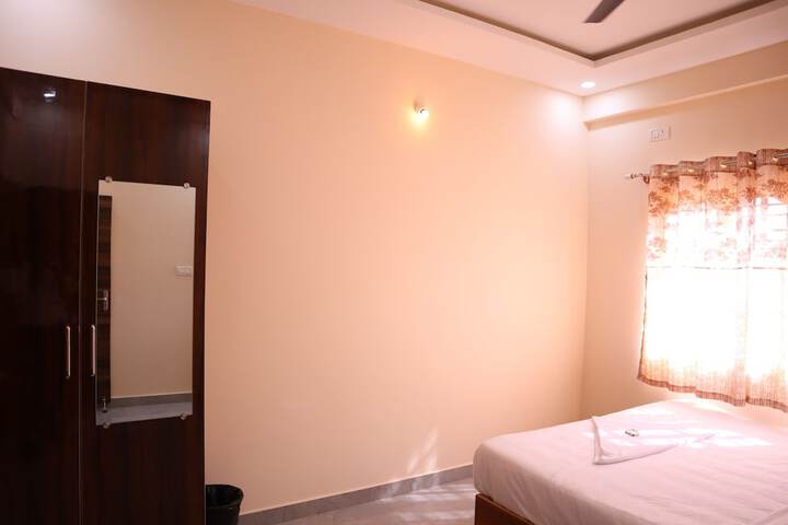 Room 12 of 22