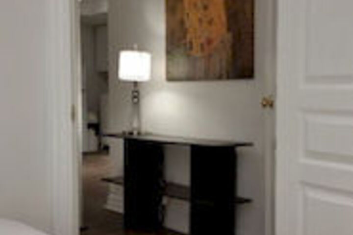 Room 7 of 11