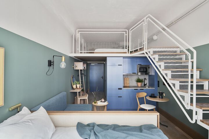 Room 8 of 158