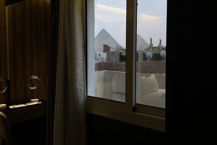 Room 18 of 114