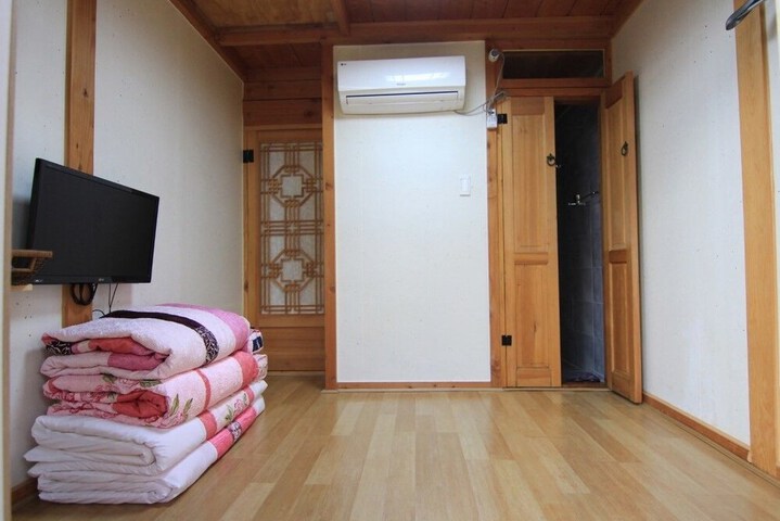 Room 8 of 21