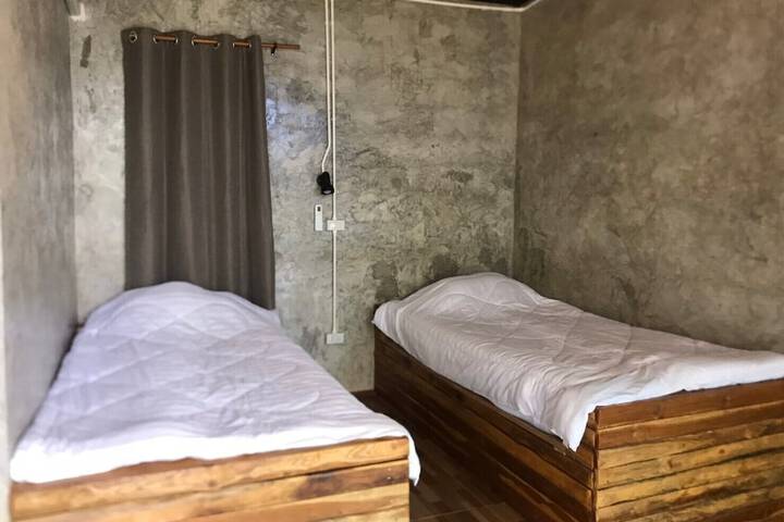 Room 4 of 29