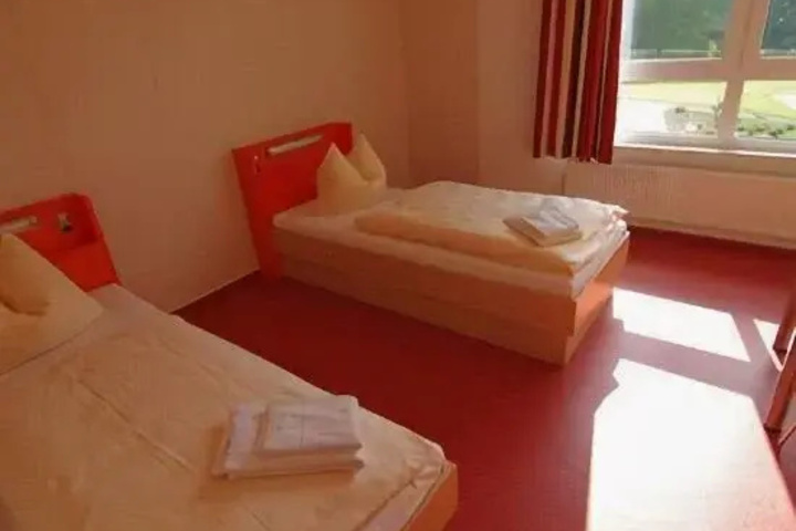 Room 2 of 5