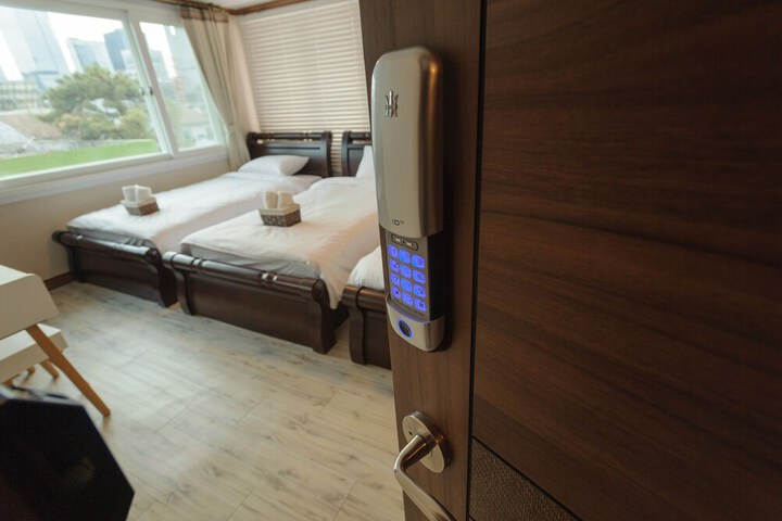 Room 14 of 86
